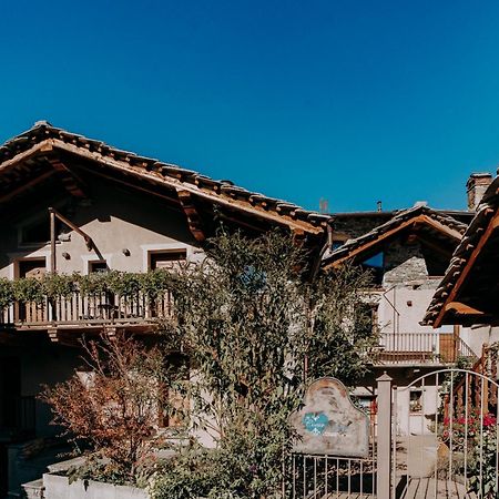 Au Coeur Du Village Chambres D'Hotes & Spa Arnad Dış mekan fotoğraf