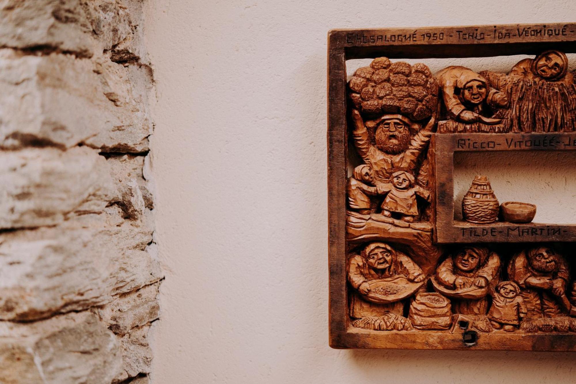 Au Coeur Du Village Chambres D'Hotes & Spa Arnad Dış mekan fotoğraf