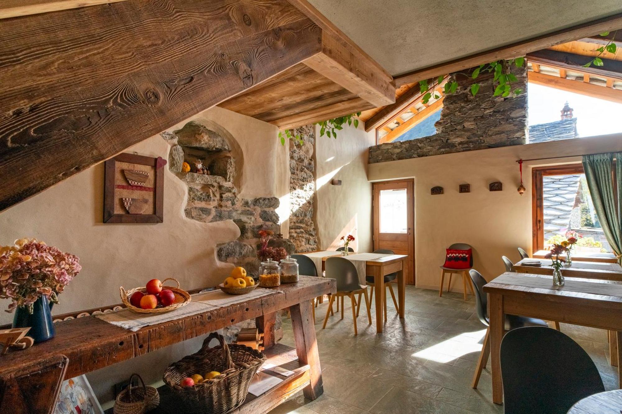 Au Coeur Du Village Chambres D'Hotes & Spa Arnad Dış mekan fotoğraf