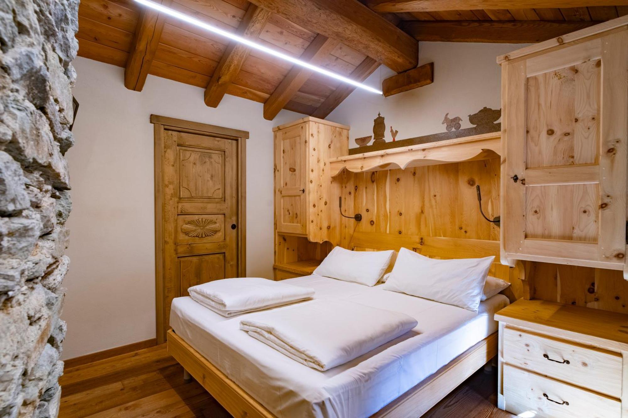 Au Coeur Du Village Chambres D'Hotes & Spa Arnad Dış mekan fotoğraf