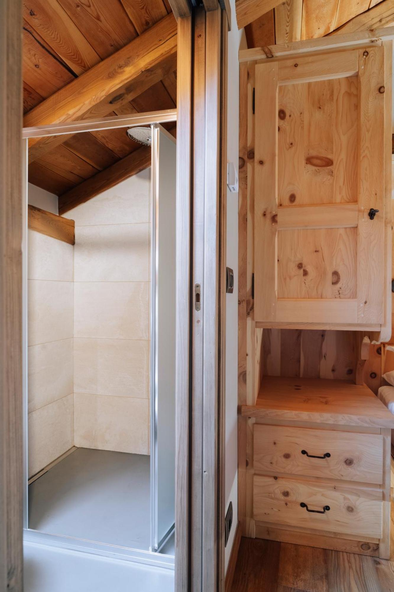 Au Coeur Du Village Chambres D'Hotes & Spa Arnad Dış mekan fotoğraf