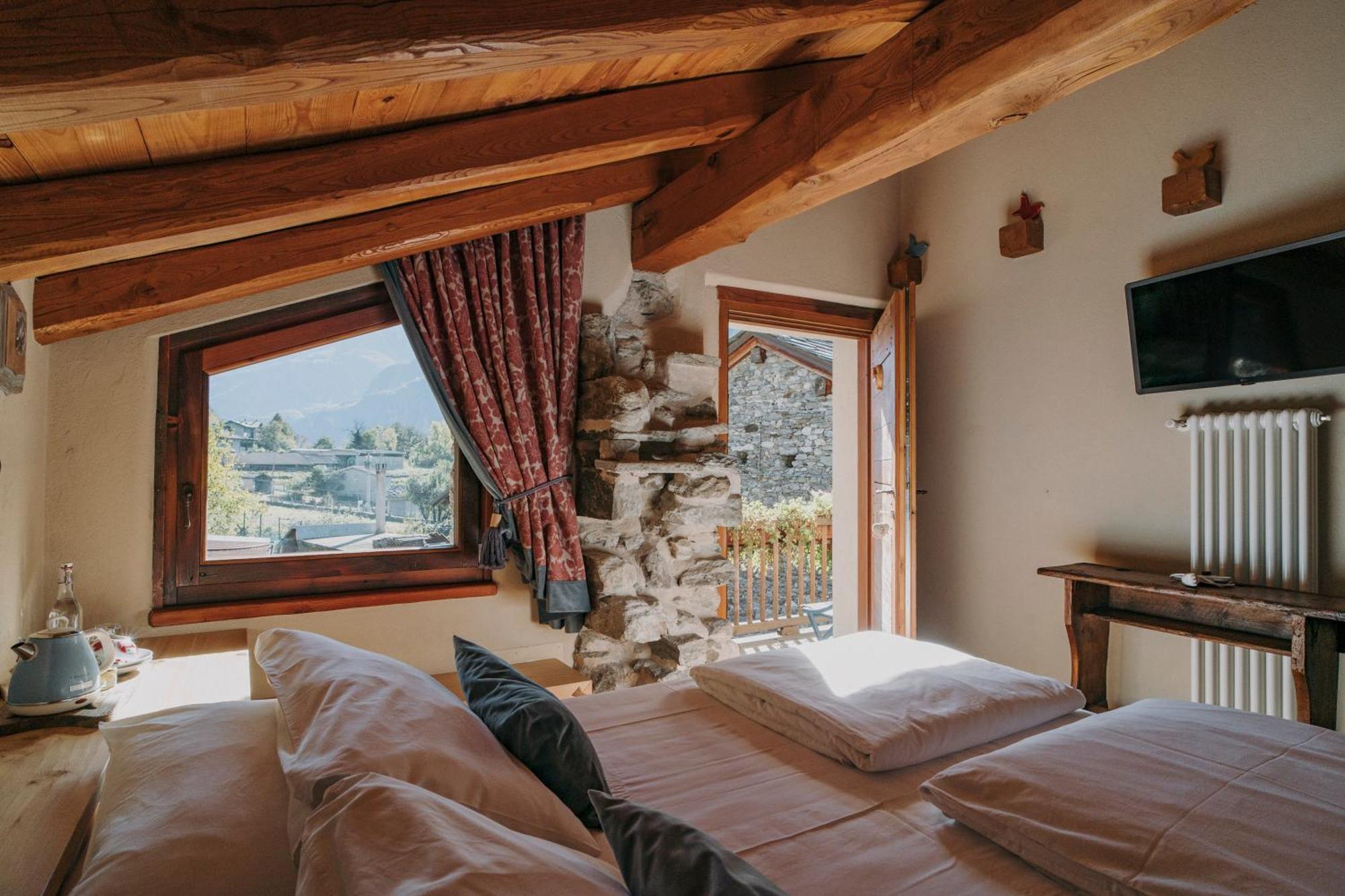 Au Coeur Du Village Chambres D'Hotes & Spa Arnad Dış mekan fotoğraf