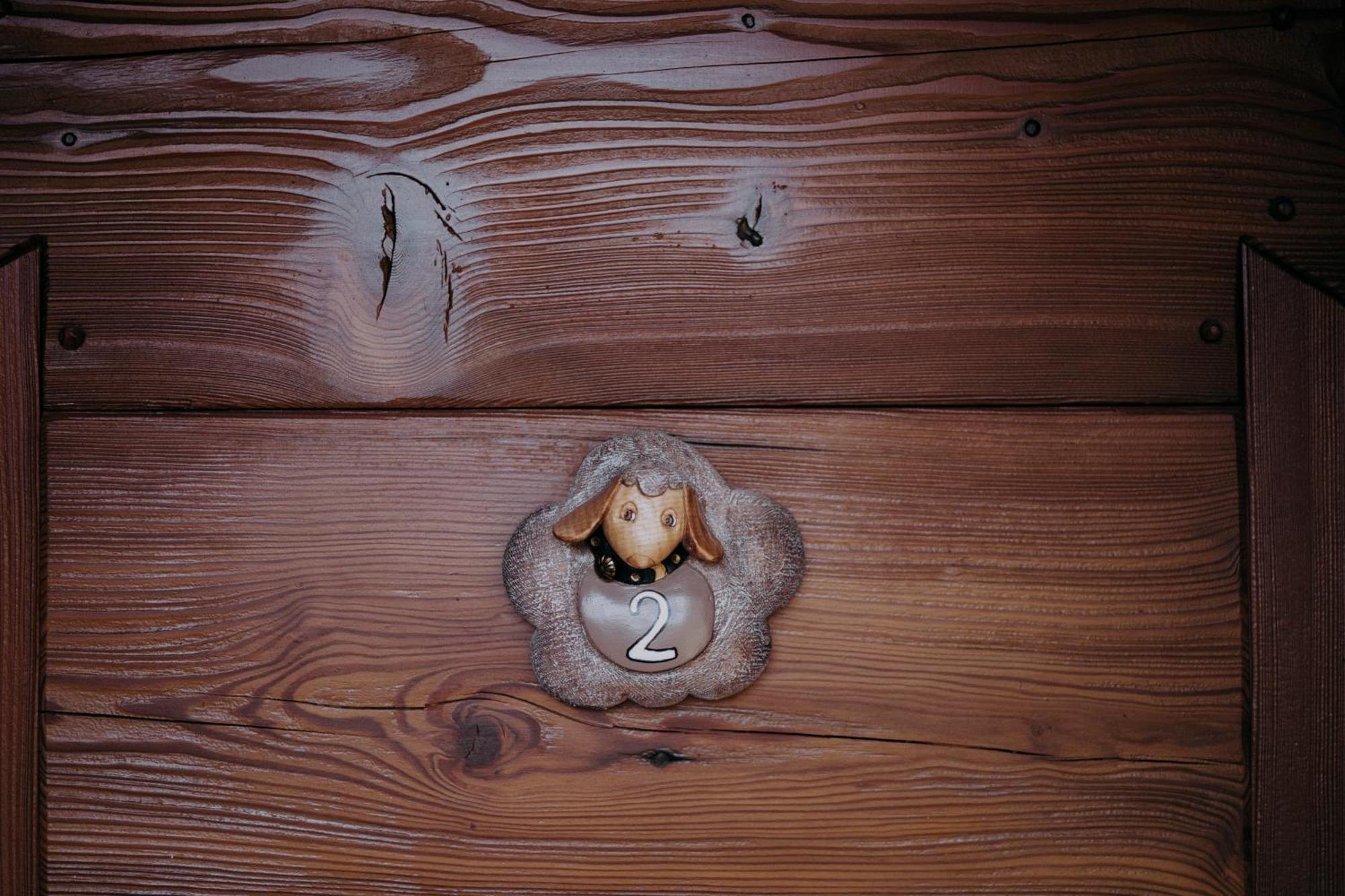 Au Coeur Du Village Chambres D'Hotes & Spa Arnad Dış mekan fotoğraf