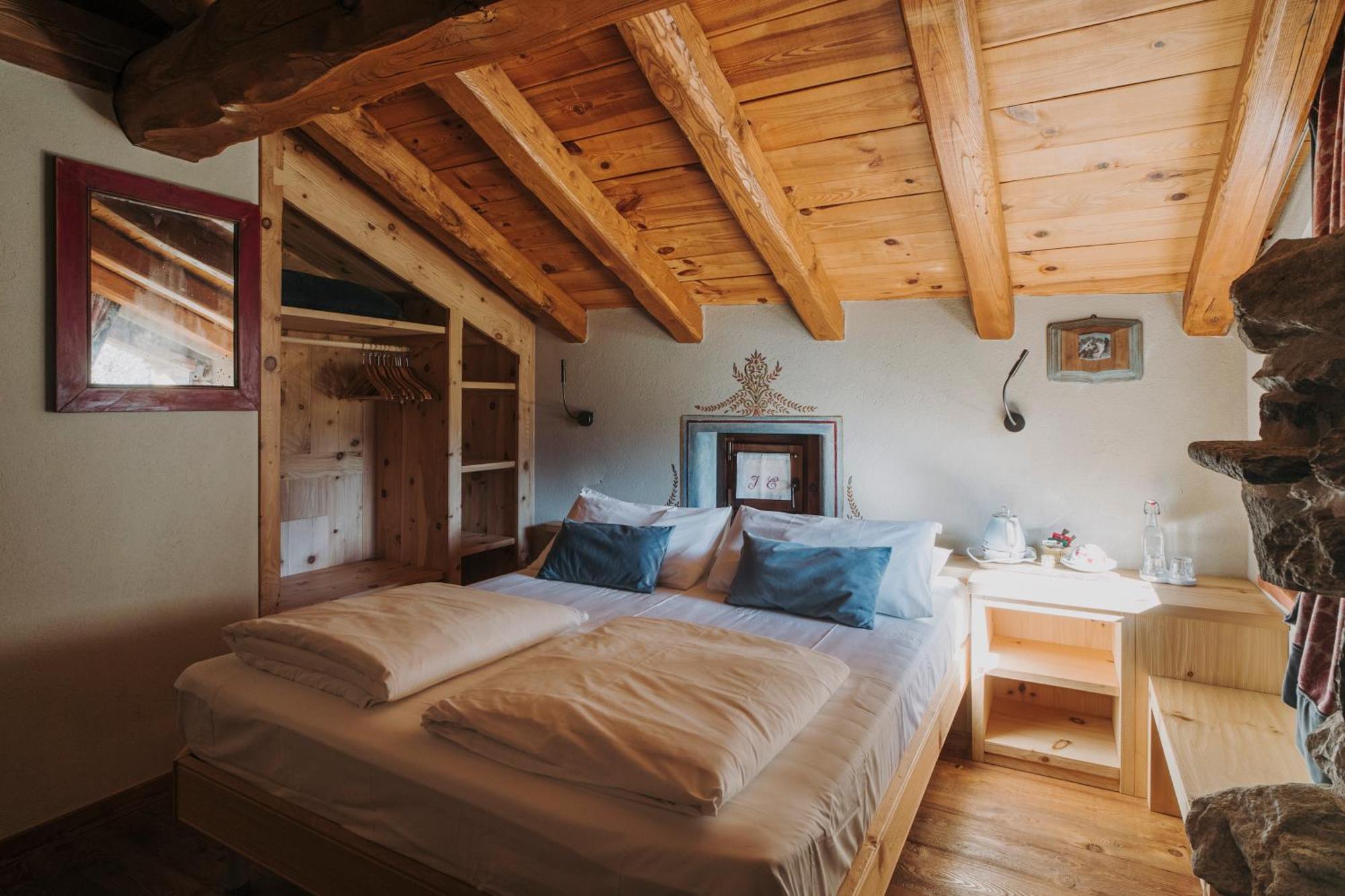 Au Coeur Du Village Chambres D'Hotes & Spa Arnad Dış mekan fotoğraf