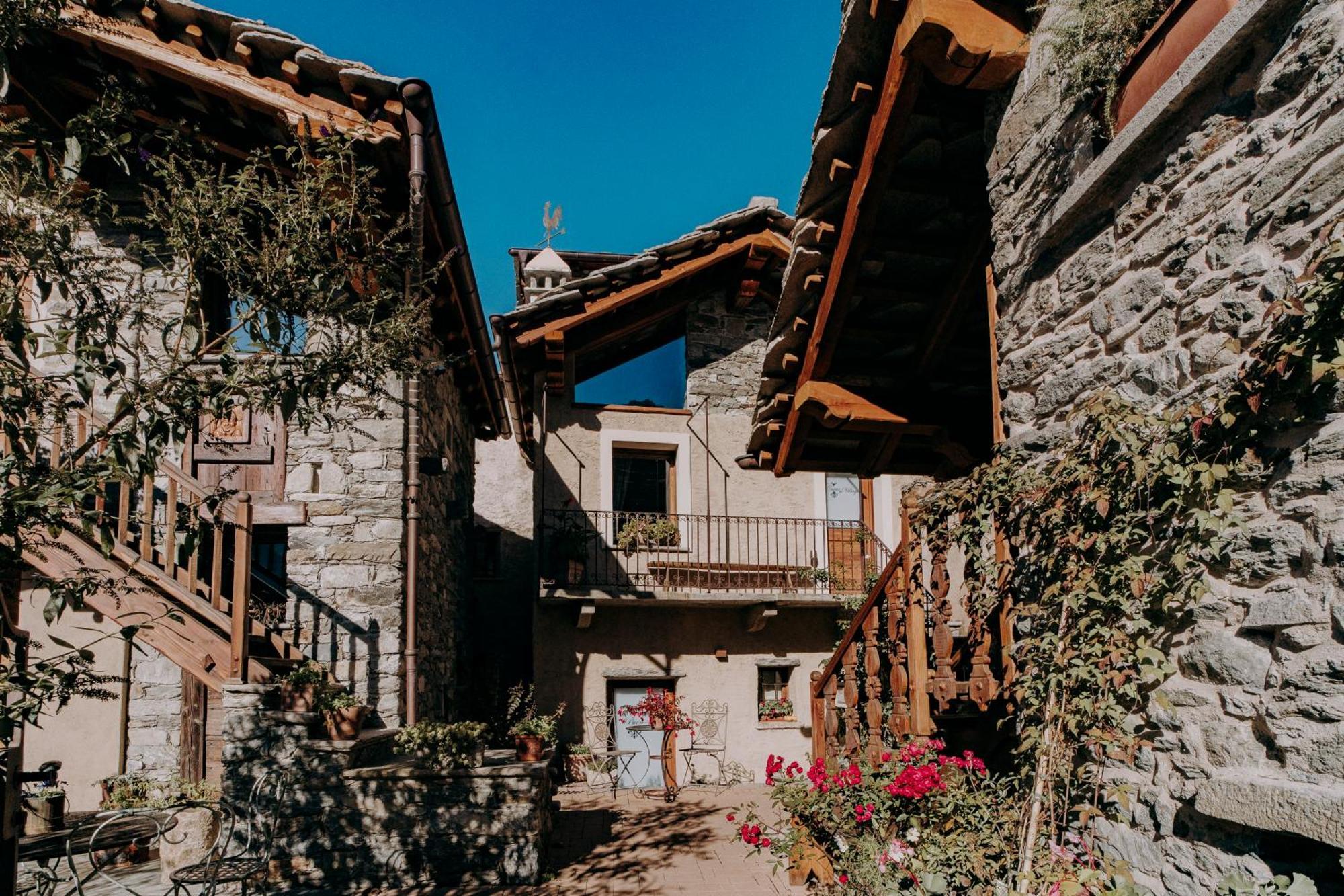 Au Coeur Du Village Chambres D'Hotes & Spa Arnad Dış mekan fotoğraf