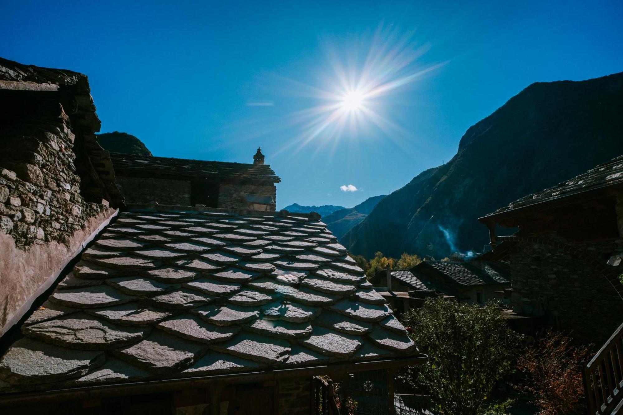 Au Coeur Du Village Chambres D'Hotes & Spa Arnad Dış mekan fotoğraf