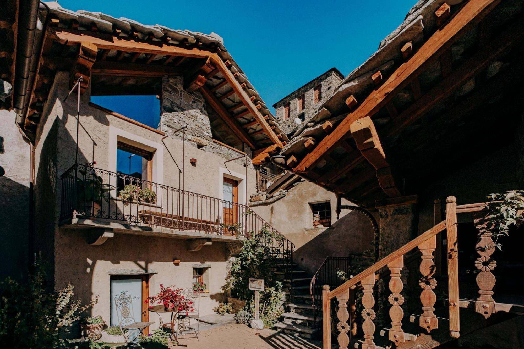 Au Coeur Du Village Chambres D'Hotes & Spa Arnad Dış mekan fotoğraf