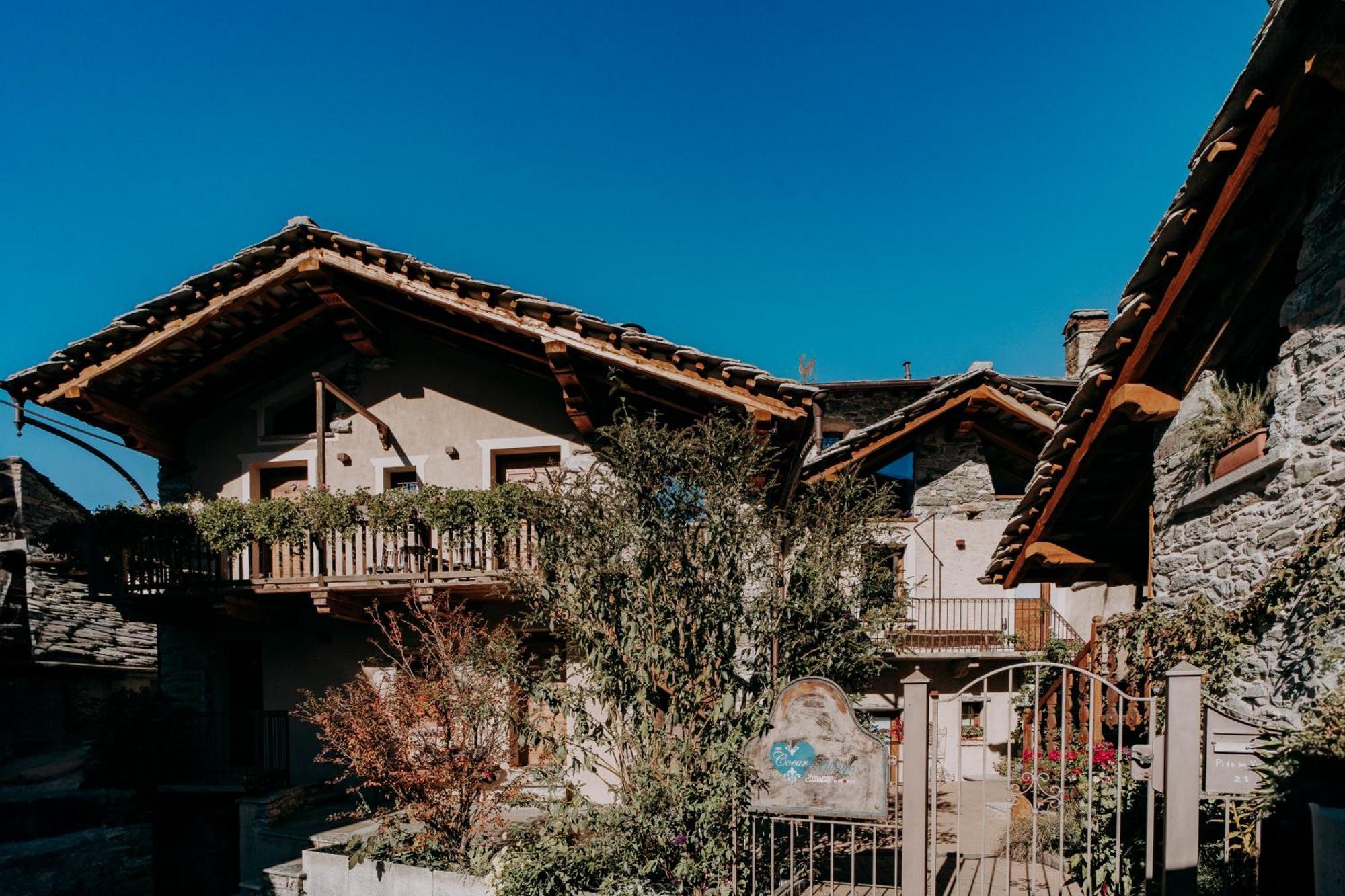 Au Coeur Du Village Chambres D'Hotes & Spa Arnad Dış mekan fotoğraf